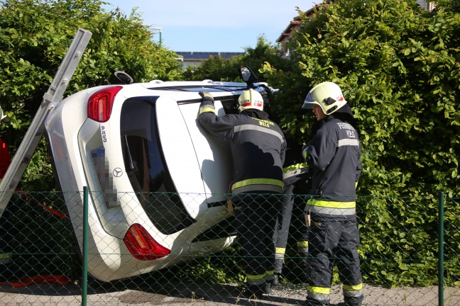 PKW-Lenker nach schwerem Verkehrsunfall in Wels-Vogelweide verstorben