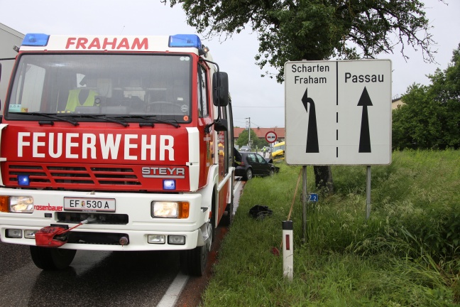 Frontalcrash auf der Eferdinger Straße in Fraham fordert zwei Verletzte