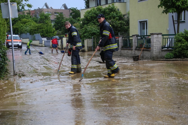 Überflutungen nach Gewittern mit heftigem Regen in Oberösterreich