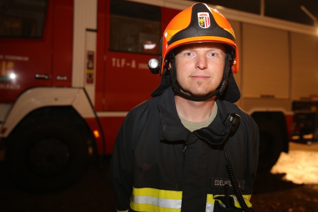 Brand in einem Ziegelwerk in Krenglbach erfordert Einsatz von sechs Feuerwehren