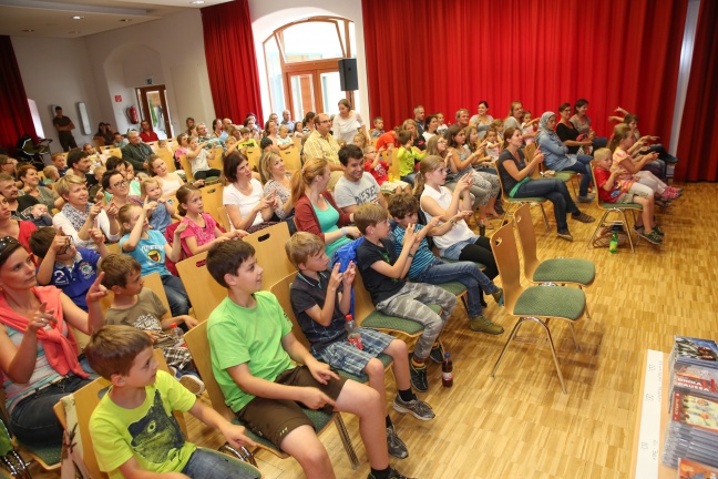 Viele junge Gäste beim "Bluatschink"-Familienkonzert in Grünau im Almtal