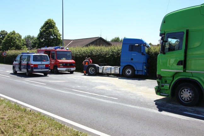 Dieselaustritt nach LKW-Unfall auf der Innviertler Straße in Wels-Neustadt