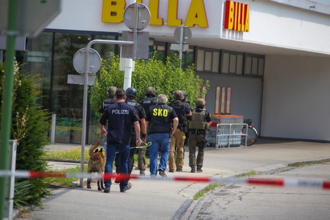 Bombendrohung gegen Supermarktfiliale in Wels-Vogelweide