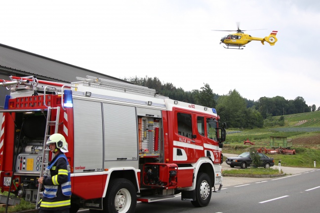 Tödlicher Verkehrsunfall zwischen LKW und Kleintransporter in Hinzenbach