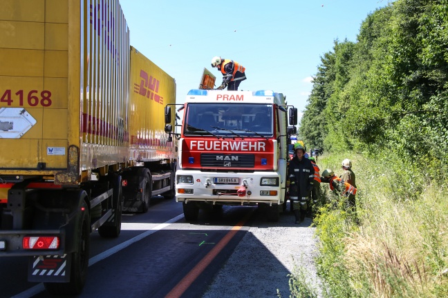 Schwerer Verkehrsunfall mit eingeklemmter Person auf der Innkreisautobahn bei Pram