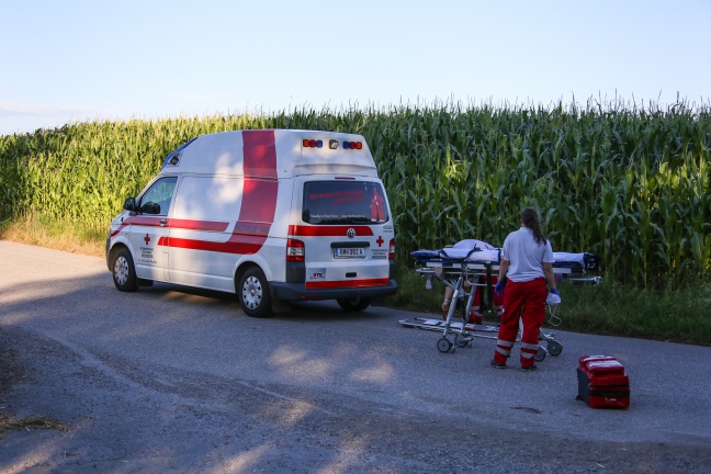 Notarzthubschrauber nach schwerem Mopedunfall in Roitham am Traunfall im Einsatz