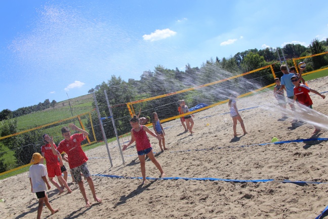 Action und viel Spaß beim Beachvolleyball-Camp für Kids in St. Marienkirchen an der Polsenz