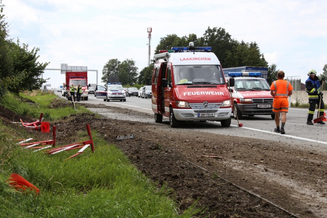 Schwerer LKW-Unfall auf der Westautobahn bei Laakirchen