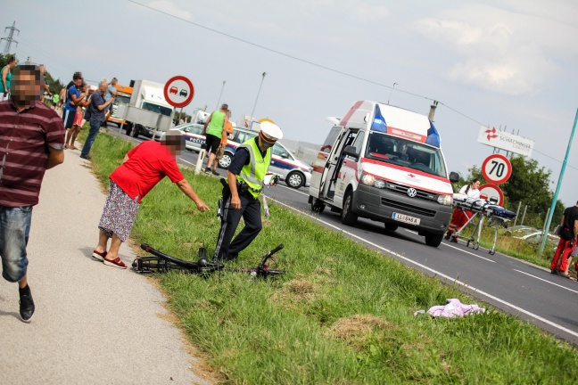 Verkehrsunfall zwischen Mopedlenker und Radfahrer in Marchtrenk fordert zwei Verletzte