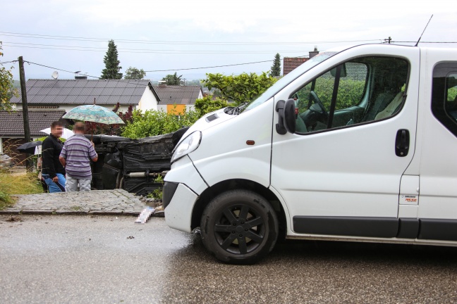 Verkehrsunfall in Weißkirchen an der Traun fordert drei Verletzte