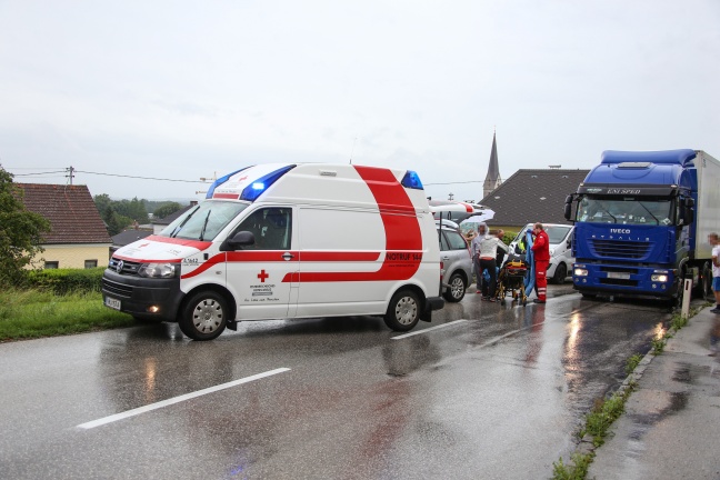 Verkehrsunfall in Weißkirchen an der Traun fordert drei Verletzte