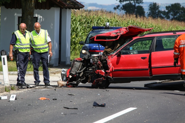 Motorradlenker (48) bei schwerem Verkehrsunfall in Michaelnbach tödlich verletzt