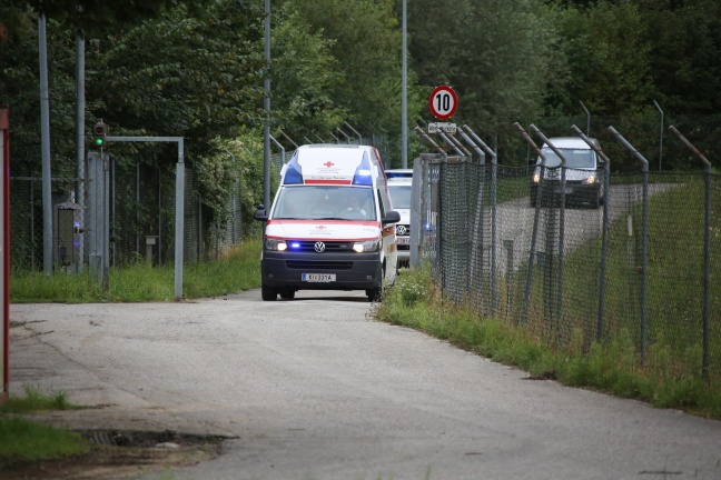 Mann bei Arbeitsunfall am Gelände eines Tanklagers in Kremsmünster verletzt