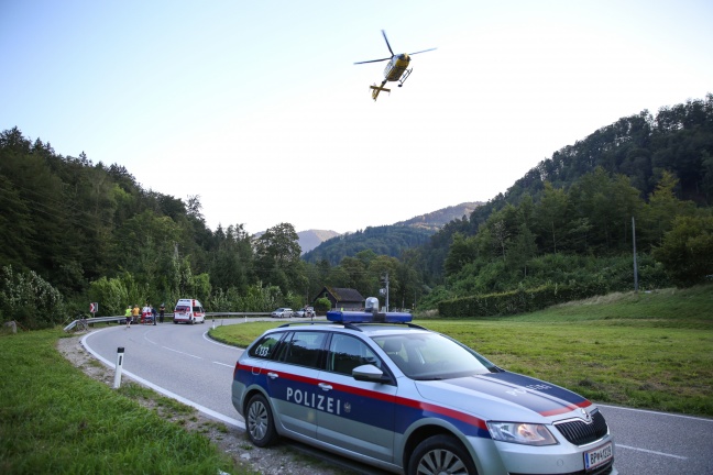 Schwerer Motorradunfall auf der Almseestraße in Grünau im Almtal