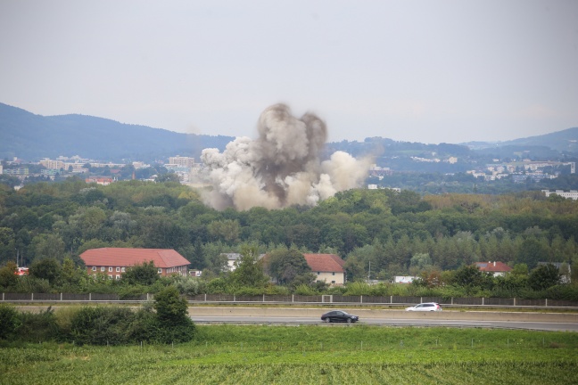 Sprengung einer 250kg-Fliegerbombe in Linz-Ebelsberg