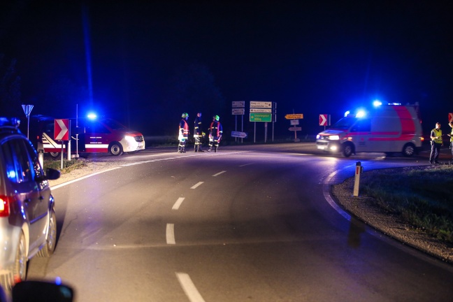Ein Verletzter bei schwerem Verkehrsunfall in Neukirchen bei Lambach