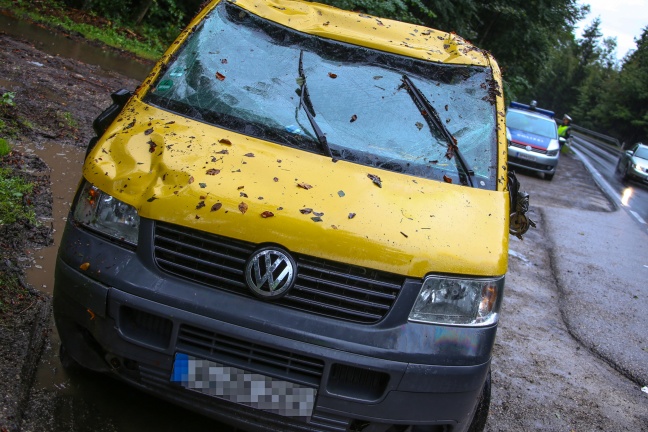 Verkehrsunfall auf der Gmundener Straße in Roitham am Traunfall endet glimpflich