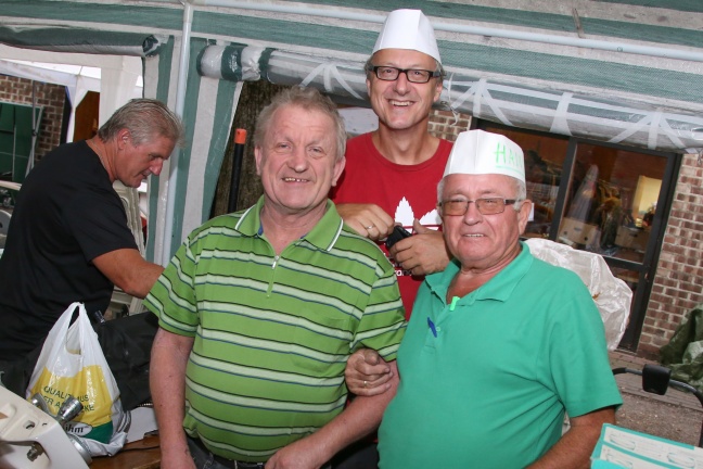 Viele Schnppchenjger beim Flohmarkt in der Pfarre Wels-St. Josef