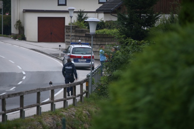 Notarzthubschrauber nach Sturz vom Balkon in Wartberg an der Krems im Einsatz