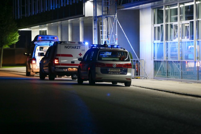 Arbeiter (23) nach schwerem Arbeitsunfall in einem Unternehmen in Wels-Pernau im Klinikum verstorben