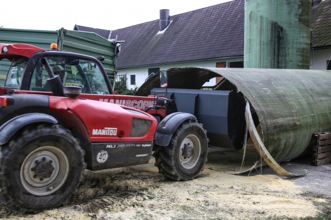 Silo drohte auf Bauernhof in St. Marienkirchen an der Polsenz zu stürzen