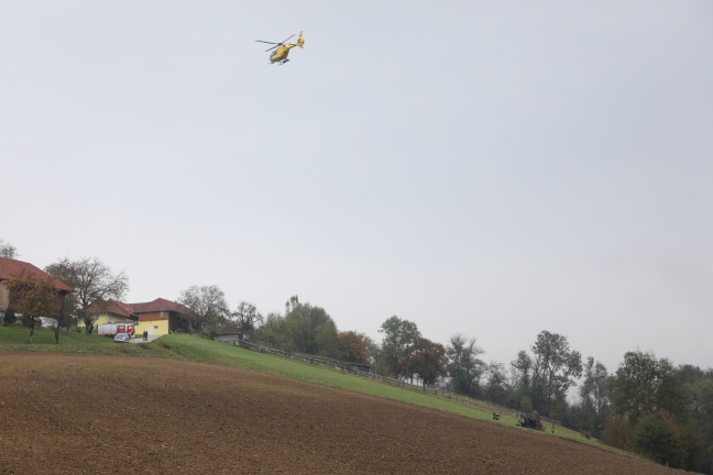 Schwerverletzter bei Traktorabsturz in Pucking