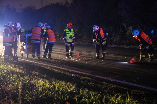 Fugnger auf der Pyhrnpass Strae in Thalheim bei Wels von Auto erfasst und schwer verletzt