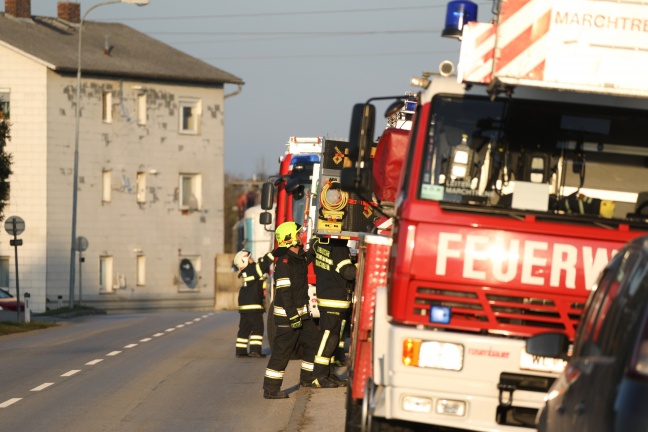 Person im Bahnhofsbereich von Marchtrenk von Regionalzug erfasst und gettet