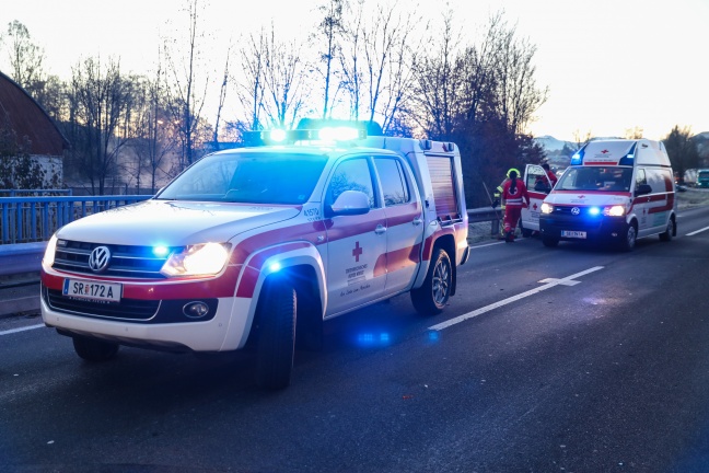 Schwerer Verkehrsunfall auf der Voralpenstraße in Bad Hall fordert zwei Verletzte