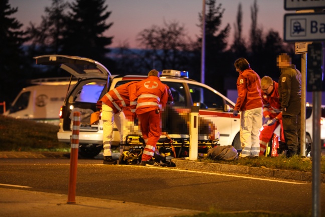 Motorradunfall im Kreisverkehr in Marchtrenk fordert einen Verletzten