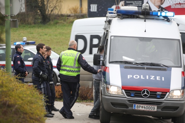 Handfester Streit nach Crash im Kreisverkehr in Wels-Vogelweide