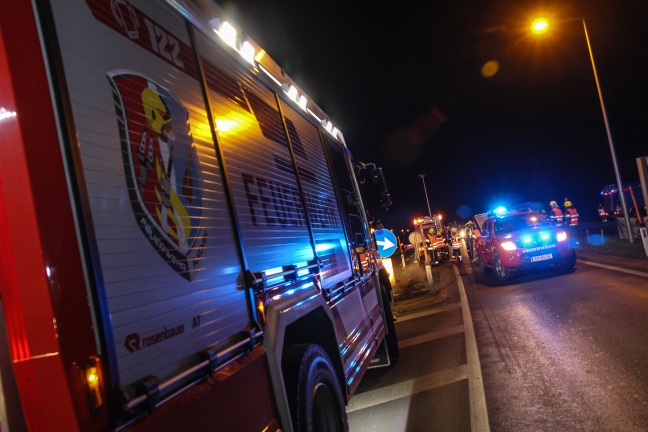 Sieben Verletzte bei Verkehrsunfall auf der Eferdinger Straße in Alkoven