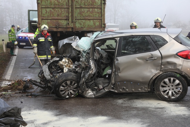 Tödlicher Verkehrsunfall auf der Scharnsteiner Straße in Pettenbach