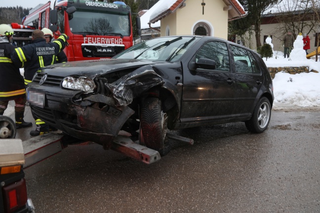 Verkehrsunfall auf der Schiefer Straße in Oberschlierbach fordert drei Verletzte