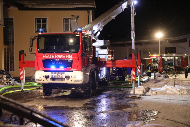 Großbrand bei Textilunternehmen in Enzenkirchen