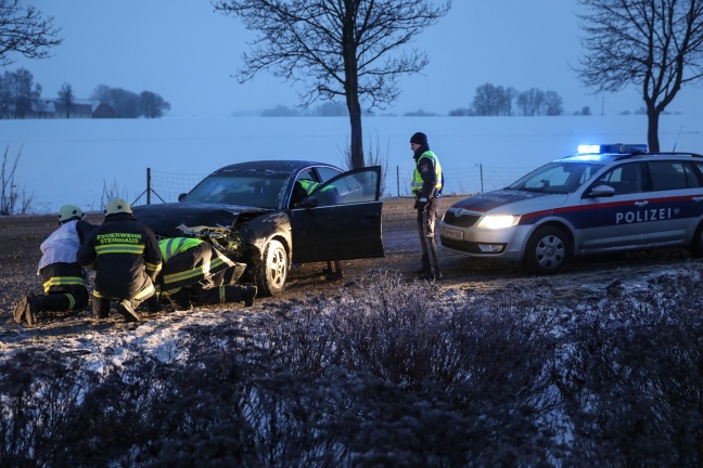 Verkehrsunfall auf der Pyhrnpass Straße in Steinhaus fordert zwei Leichtverletzte