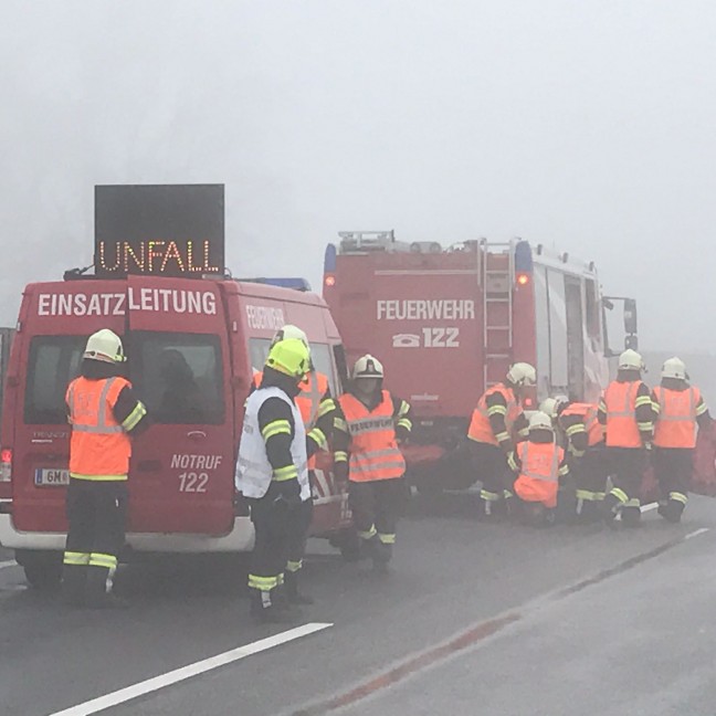 Serienunfall auf der Aurachtalbrücke auf der Westautobahn fordert mehrere Verletzte