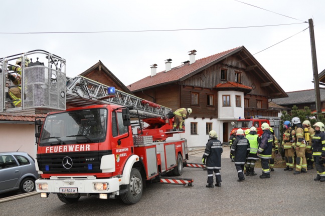 Sieben Feuerwehren bei Zimmerbrand in Geiersberg im Einsatz