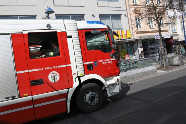 Gemeldeter Gasgeruch in Wels-Innenstadt sorgt für Einsatz der Feuerwehr