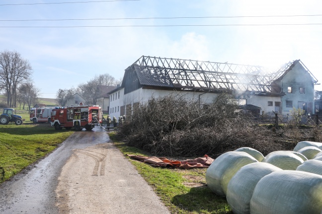 Großbrand auf Bauernhof in Steegen