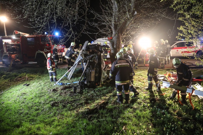 Verkehrsunfall in Pettenbach fordert zwei Schwerverletzte