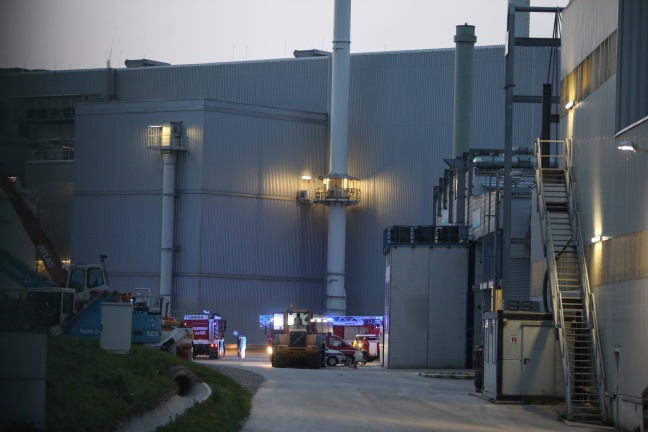 Kleinbrand in Abfallverwertungsunternehmen in Wels-Schafwiesen rasch abgelöscht
