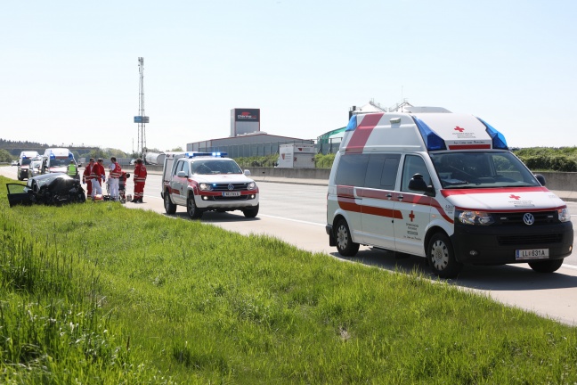 Auffahrunfall auf der Westautobahn bei Eggendorf im Traunkreis fordert eine Verletzte