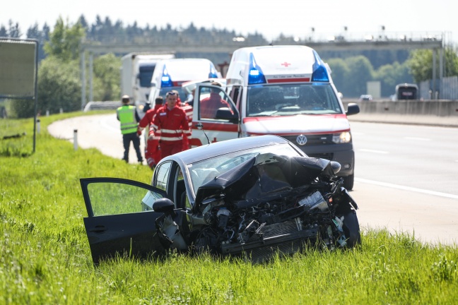 Auffahrunfall auf der Westautobahn bei Eggendorf im Traunkreis fordert eine Verletzte