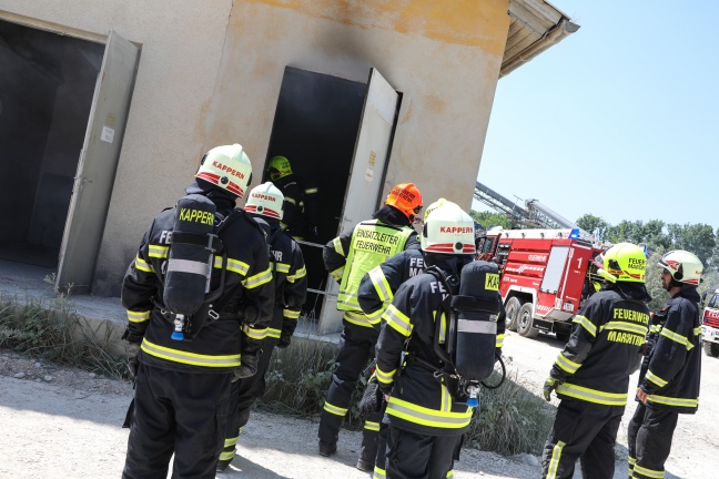 Drei Feuerwehren bei Brand in einem Schaltschrankraum in Marchtrenk im Einsatz