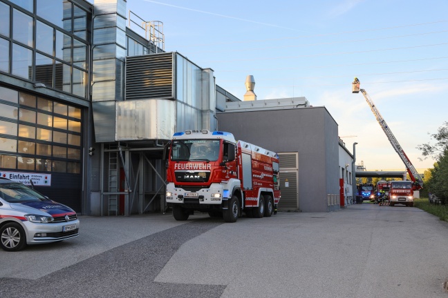 Explosion in Industriebetrieb in Marchtrenk sorgt fr Einsatz der Feuerwehr