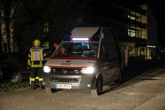 Drei Feuerwehren bei Brand in einer Wohnung in Scharnstein im Einsatz