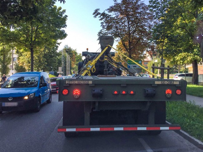 US-Militrkonvoi der Artillerie sorgte mit Irrfahrt durchs Welser Stadtzentrum fr Aufsehen und Verunsicherung