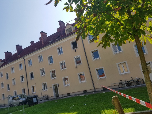 Hausbewohner (66) bei Explosion in Dachgeschoßwohnung in Linz-Kaplanhof schwer verletzt