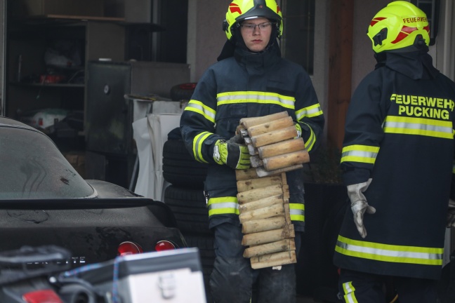 Drei Feuerwehren bei Brand in einem Keller in Pucking im Einsatz